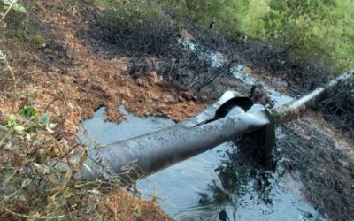 Guerrilleros atacan oleoducto en Colombia y generan daño ambiental